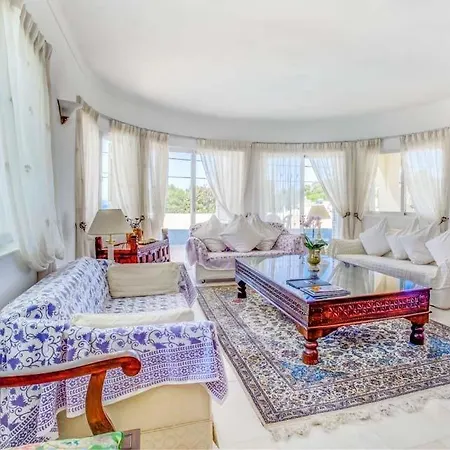 Carvoeiro Sleeps 8 With Pool Air Con And Wifi 빌라 카르보에이루