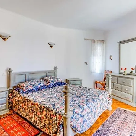 Carvoeiro Sleeps 8 With Pool Air Con And Wifi *