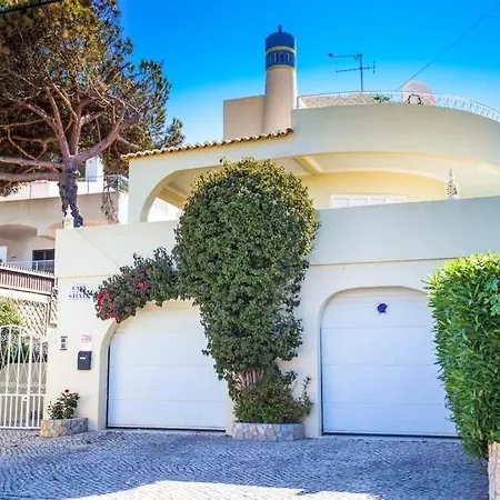 Carvoeiro Sleeps 8 With Pool Air Con And Wifi
