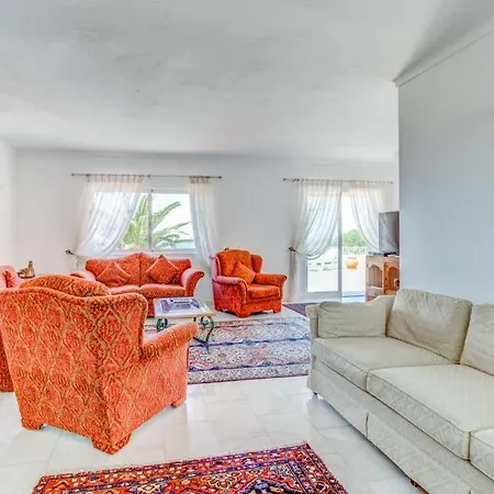 Carvoeiro Sleeps 8 With Pool Air Con And Wifi ヴィラ カルヴォエイロ
