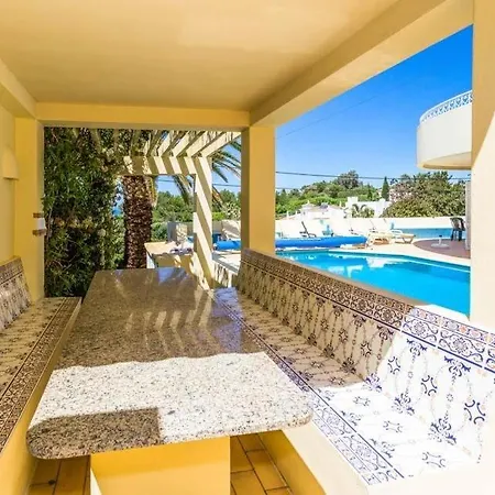 Villa Carvoeiro Sleeps 8 With Pool Air Con And Wifi *
